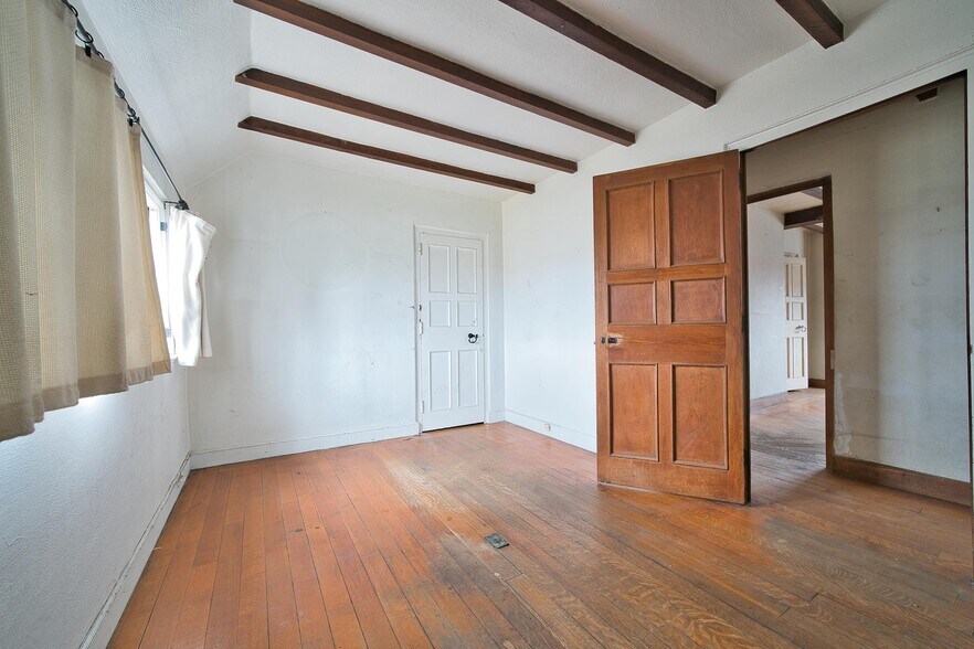 More Photos Of 1989 W Grand Blvd, Detroit Office Residential For Sale