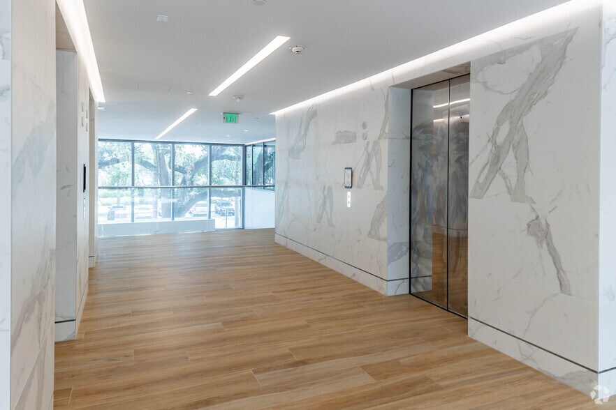 More Photos Of 600 W Hillsboro Blvd, Deerfield Beach Office For Lease