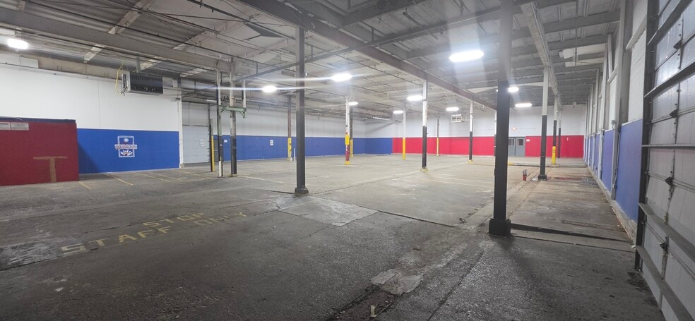 More Photos Of 165 S Platt St, Albion Town Orleans Warehouse For Lease