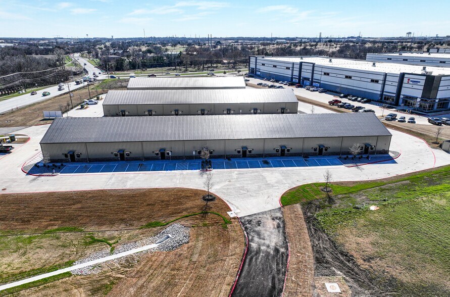 More Photos Of 3275 North McDonald Street, McKinney Distribution For Lease