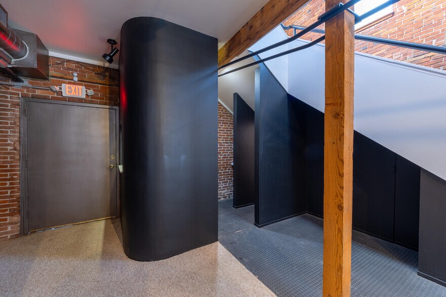 More Photos Of 5 S Newstead Ave, Saint Louis Office For Sale
