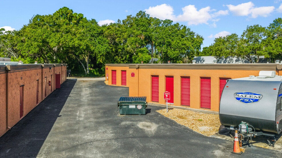 More Photos Of 2166 Drew St, Clearwater Self Storage For Sale