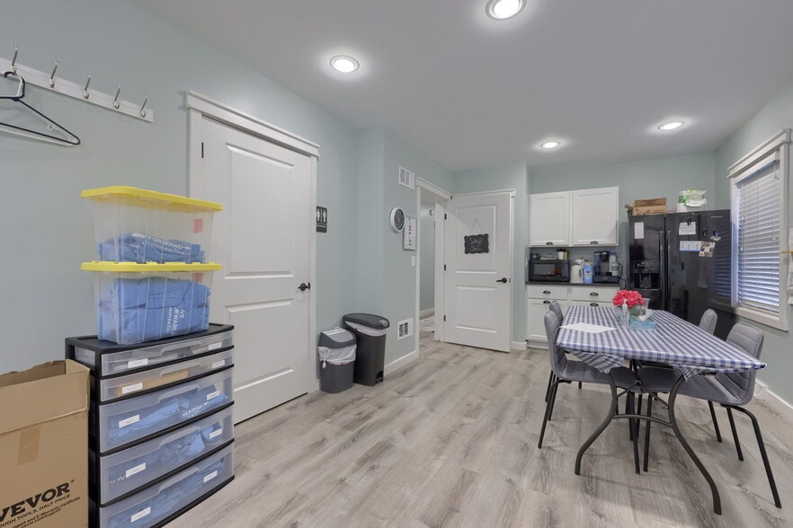 More Photos Of 825 Eden Rd, Lancaster Medical For Sale