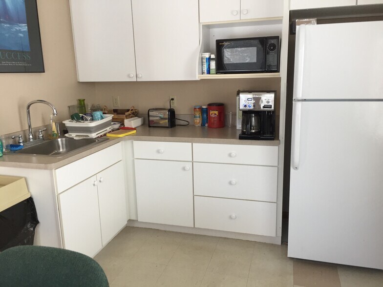 More Photos Of 3403 Veterans Dr, Traverse City Office For Lease