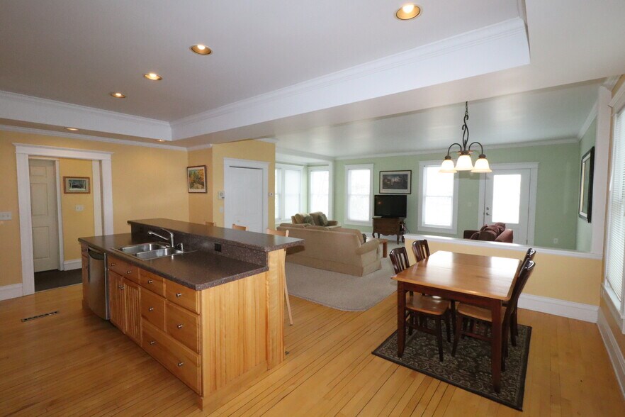 More Photos Of 250 Rittenhouse Ave, Bayfield Restaurant For Sale