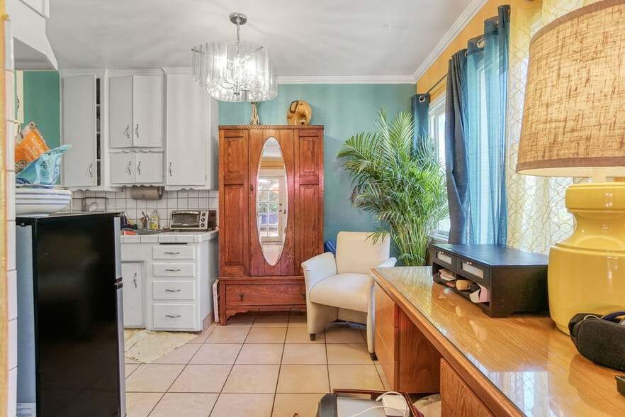 More Photos Of 2045 Penmar Ave, Venice Apartments For Sale