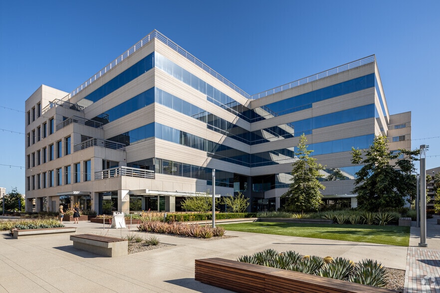 More Photos Of 17877 Von Karman Ave, Irvine Office For Lease