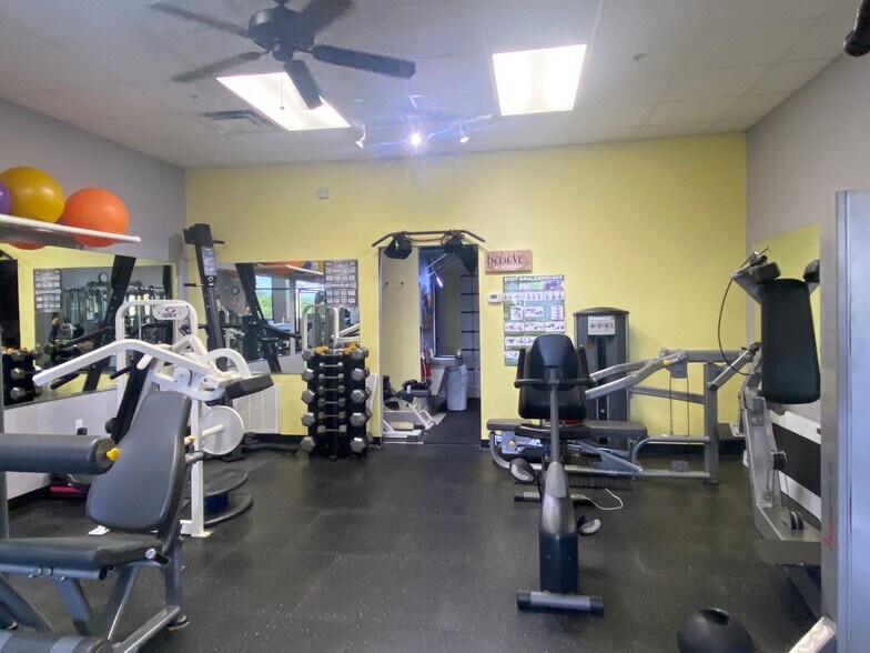 More Photos Of 1034-1050 Bloomingdale Ave, Valrico Storefront Retail Office For Sale