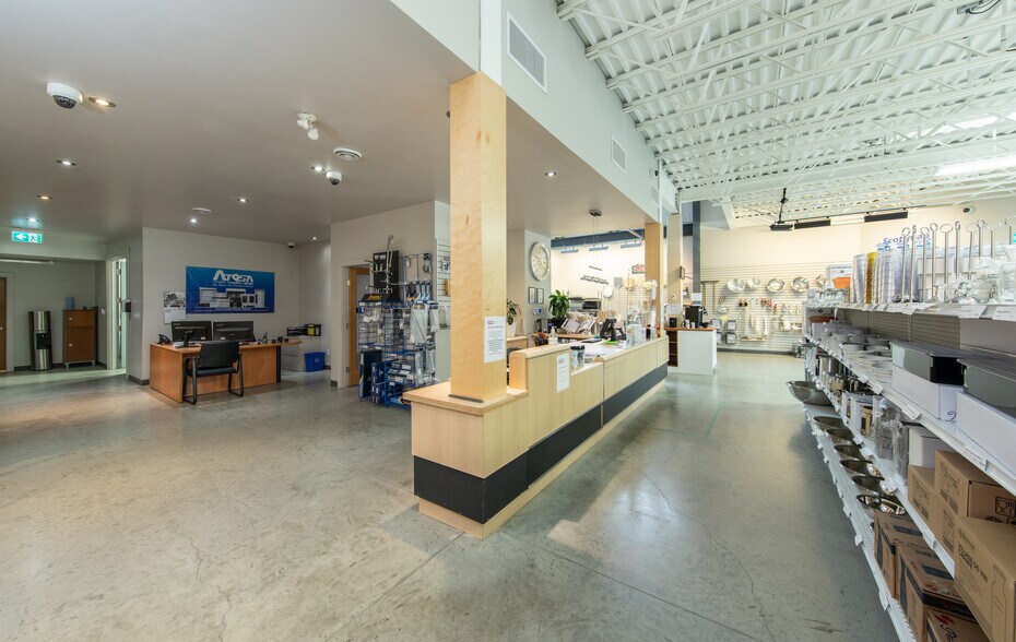 More Photos Of 7431 Industrial Rd, Lantzville Warehouse For Sale