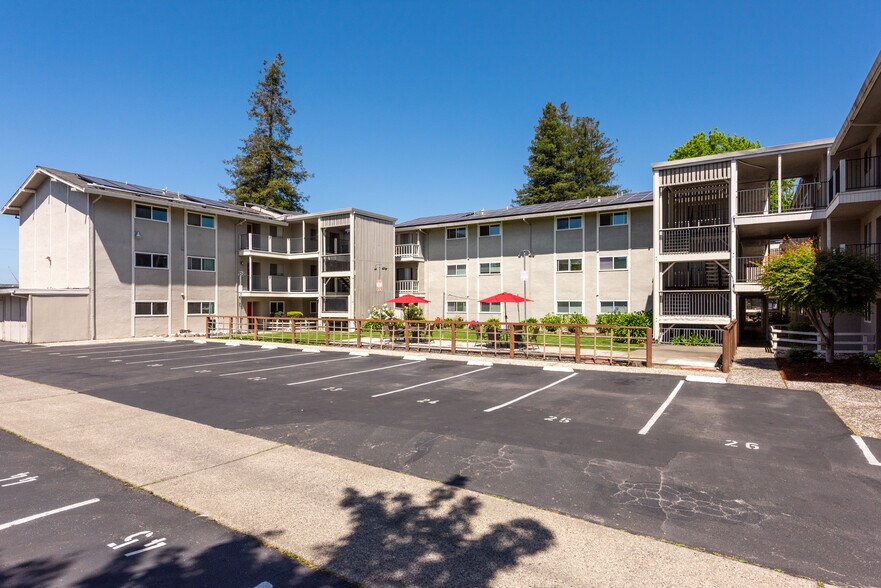 More Photos Of 8025 Beverly Dr, Rohnert Park Apartments For Sale