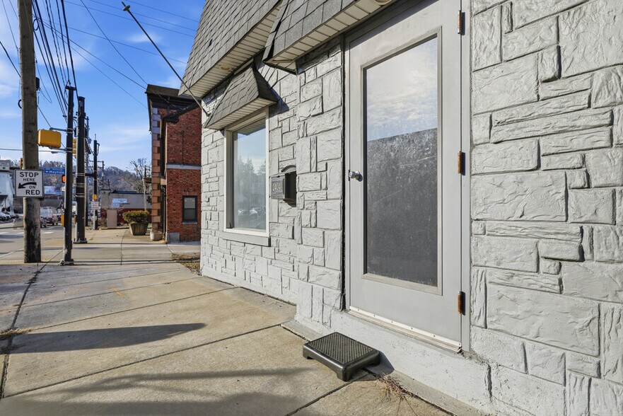 More Photos Of 2404 Saw Mill Run Blvd, Pittsburgh Storefront For Sale