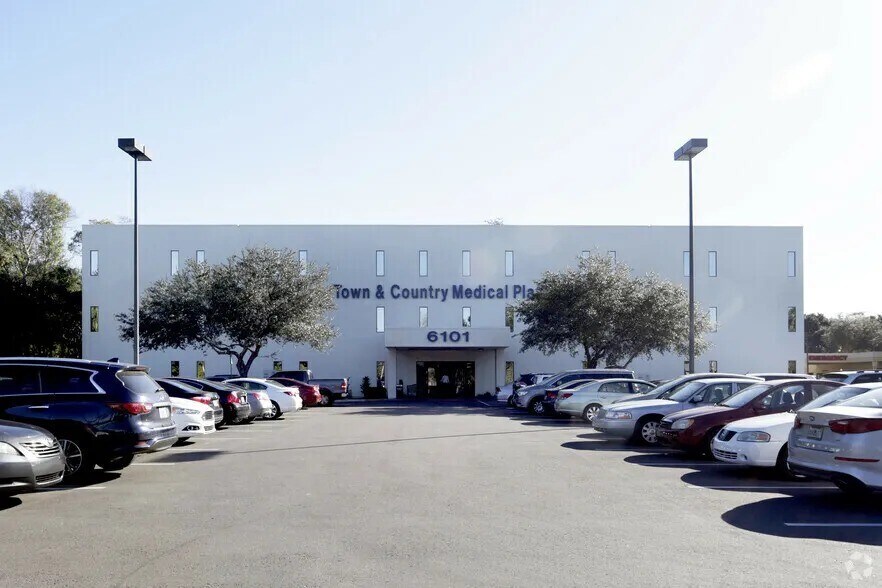 More Photos Of 6101 Webb Rd, Tampa Medical For Lease