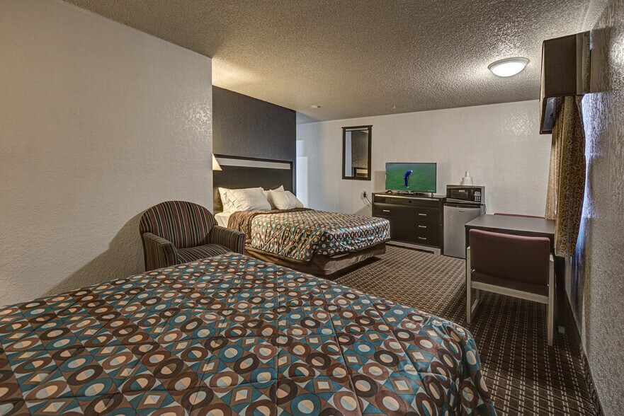 More Photos Of 101 W Phoenix St, Payson Hotel For Sale