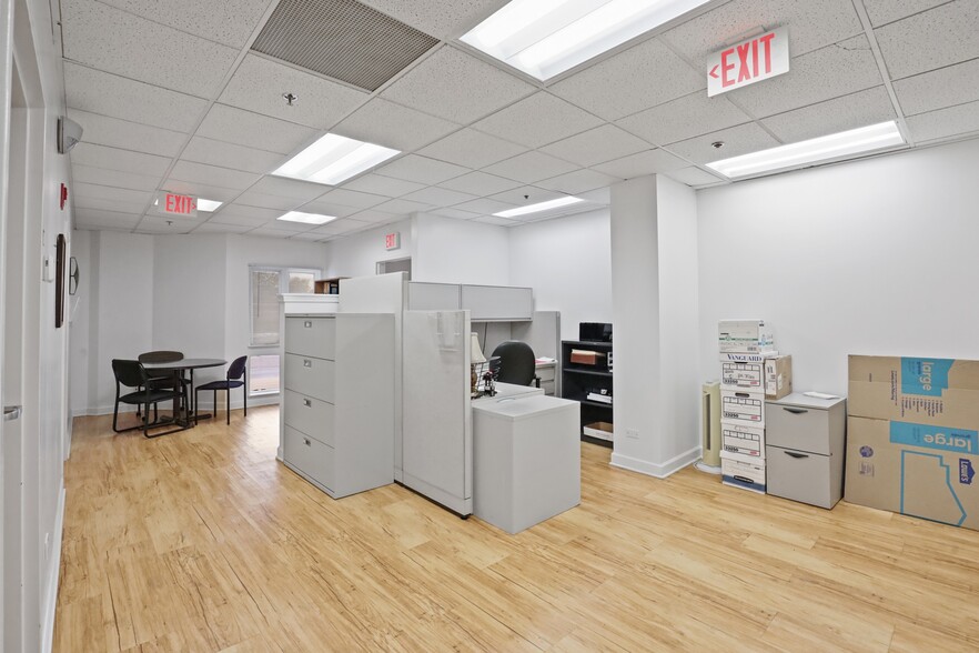 More Photos Of 1N131 County Farm Rd, Winfield Office For Sale