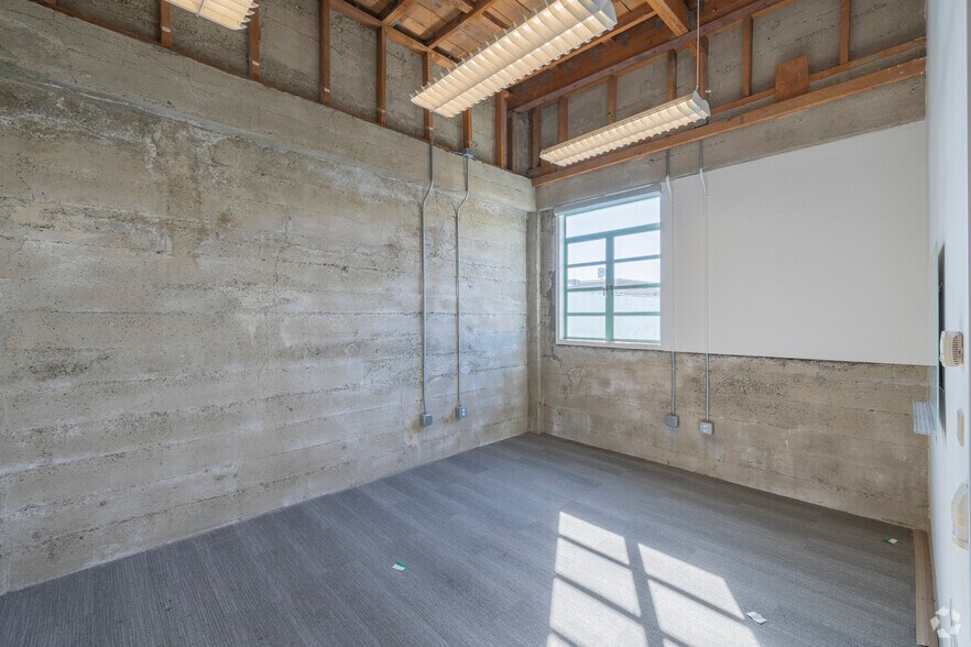 More Photos Of 380 Washington St, Oakland Unknown For Lease
