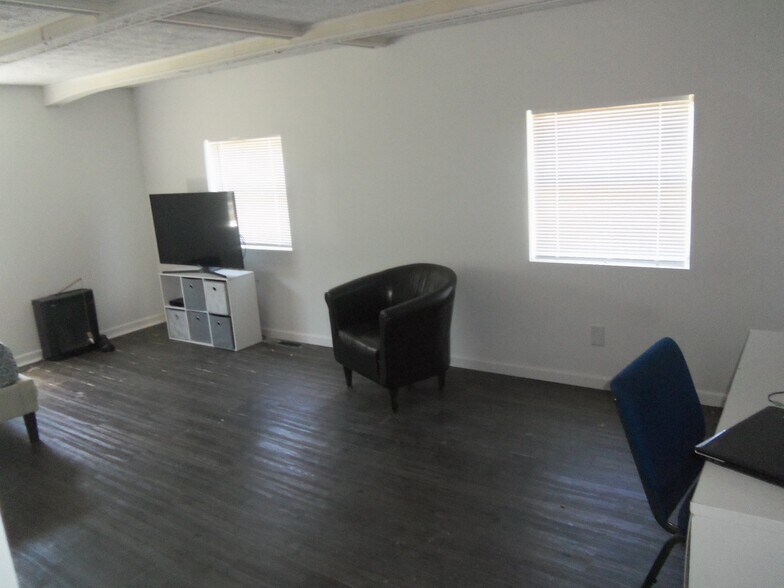 More Photos Of 7544 Rt-31, Lyons Auto Repair For Sale