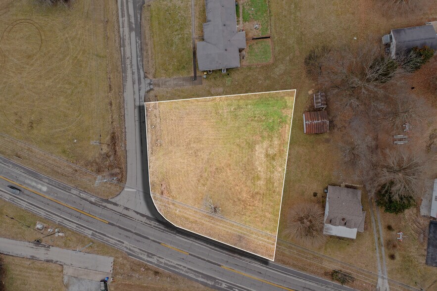 More Photos Of 2612 Us-31w, White House Land For Sale