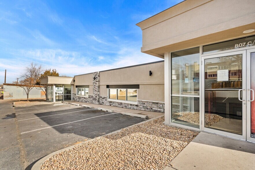 More Photos Of 807 17th St, Greeley Storefront For Lease