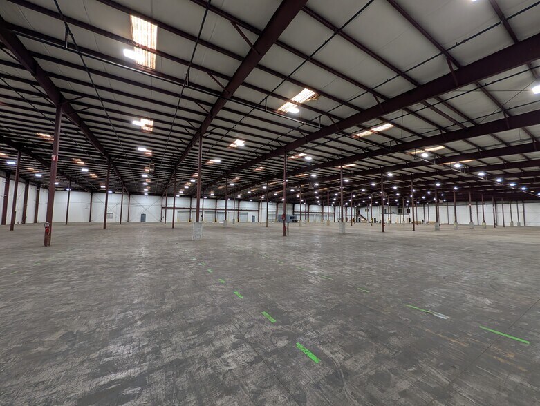 More Photos Of 1023 Legrand Blvd, Charleston Warehouse For Lease