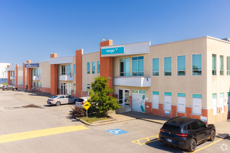 More Photos Of 1415-1531 St Berlier, Laval Warehouse For Lease