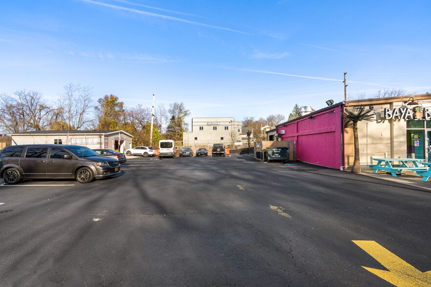 More Photos Of 6833 Amboy Rd, Staten Island Storefront For Sale