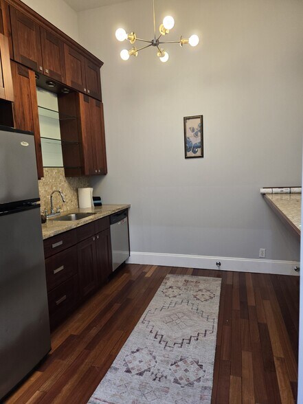 More Photos Of 5020 S Colorado Ave, Seattle Warehouse For Sale