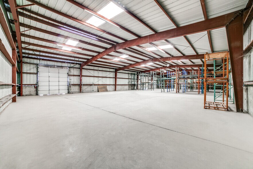 More Photos Of 6301 Mcpherson Rd, Laredo Distribution For Sale