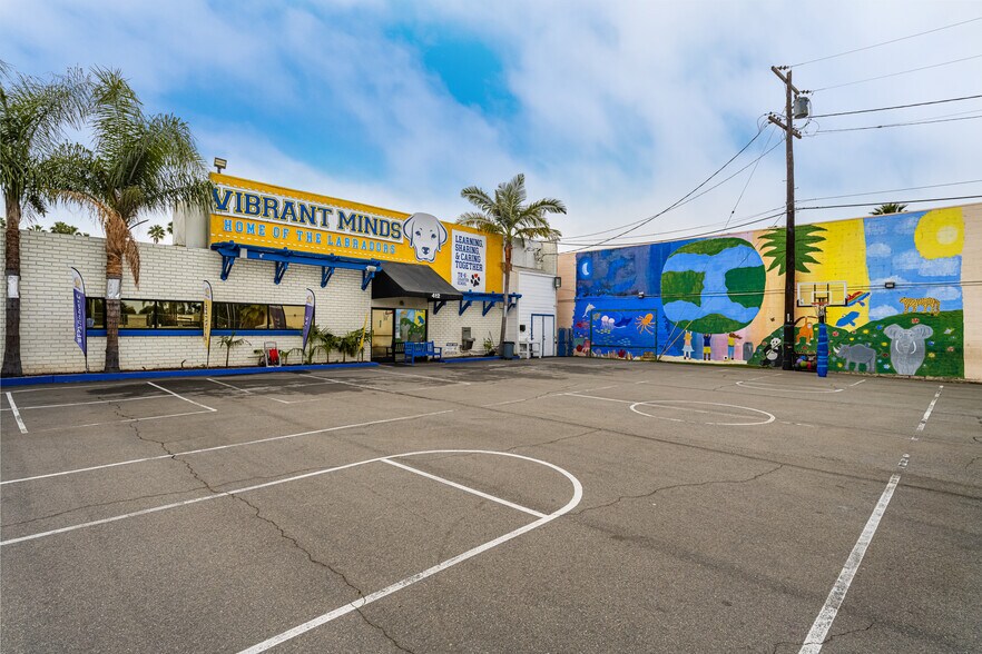 More Photos Of 412 W Carl Karcher Way, Anaheim Schools For Sale