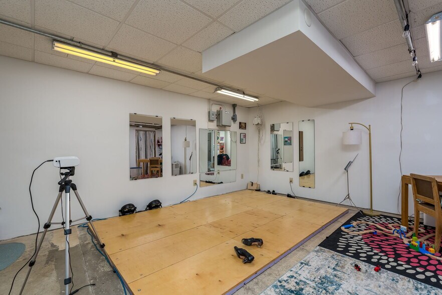 More Photos Of 108 S Minnesota Ave, Saint Peter Storefront Retail Office For Sale