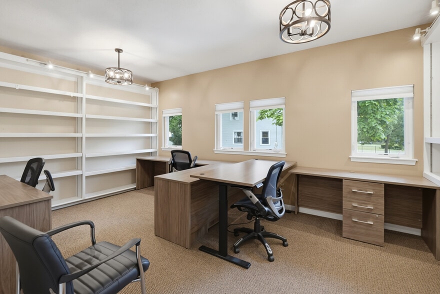 More Photos Of 9503 Brandywine Rd, Northfield Office For Lease