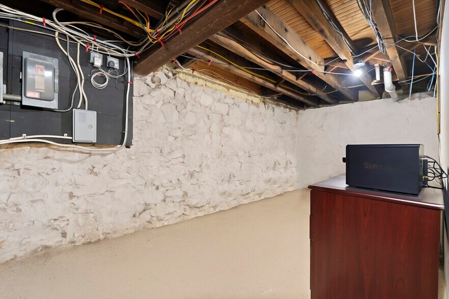 More Photos Of 656-660 Bloomfield Ave, Verona Storefront Retail Residential For Lease