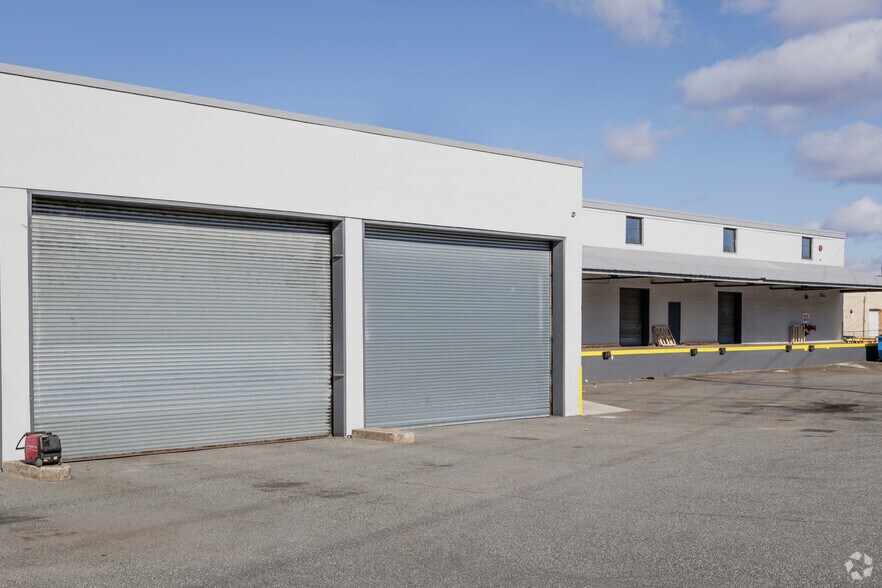 More Photos Of 500 Industrial Rd, Carlstadt Warehouse For Lease