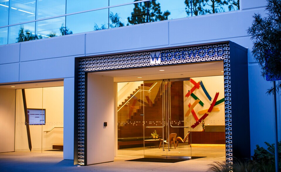 More Photos Of 2015 Manhattan Beach Blvd, Redondo Beach Office For Sale