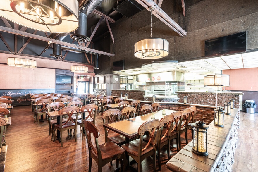 More Photos Of 1535-1541 Giammona Dr, Walnut Creek Storefront For Sale