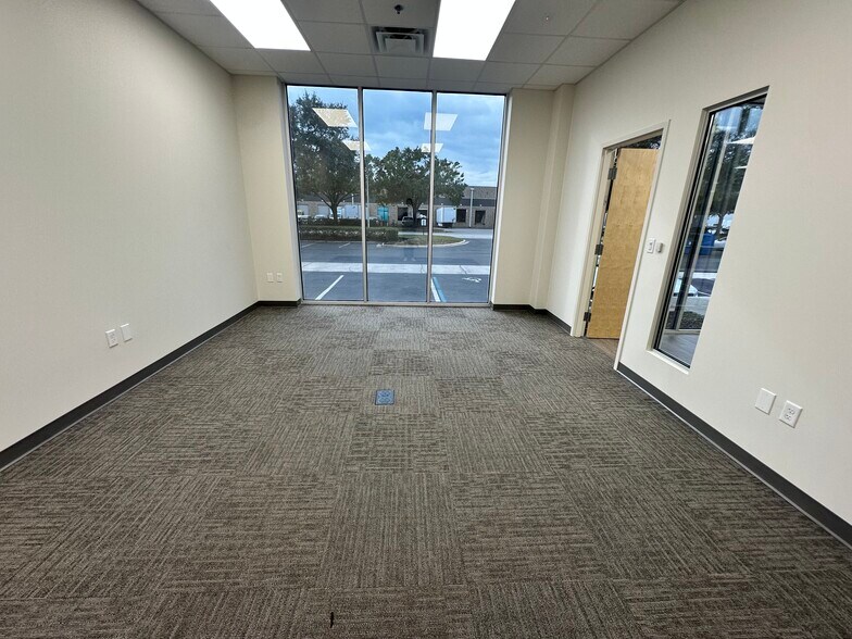 More Photos Of 7503-7527 Exchange Dr, Orlando Distribution For Lease