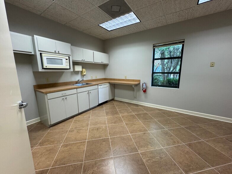 More Photos Of 3255 Industry Dr, Charleston Office For Sale