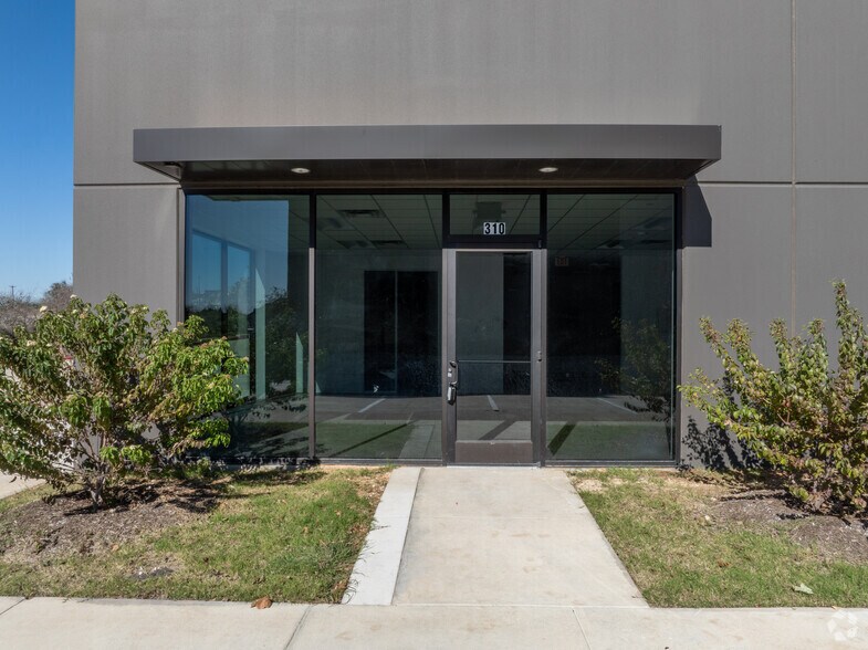 More Photos Of 1300 Westinghouse Rd, Georgetown Unknown For Lease