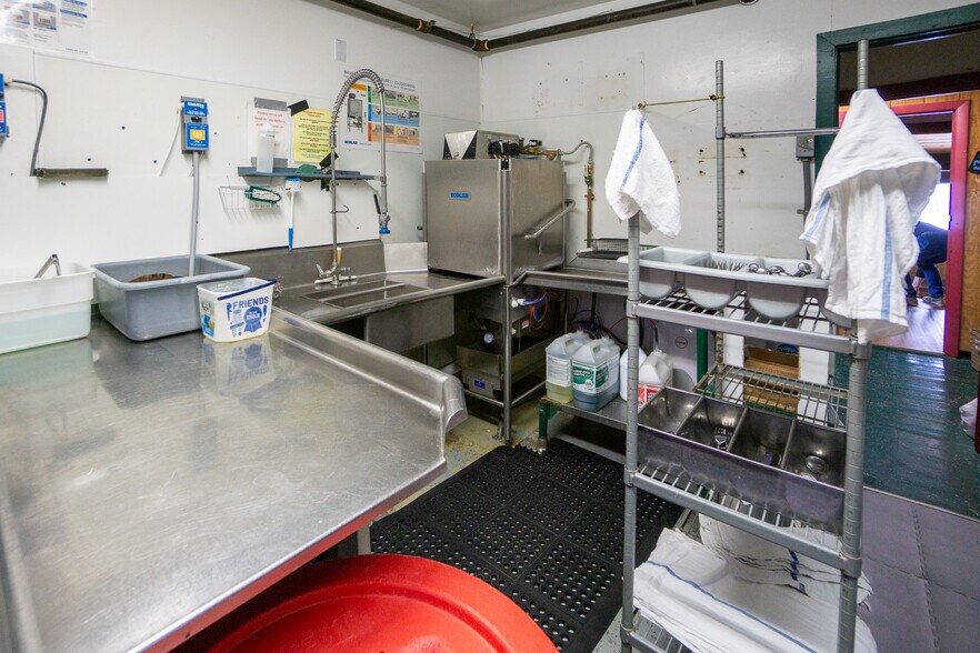 More Photos Of 709 Route 4, Killington Hotel For Sale