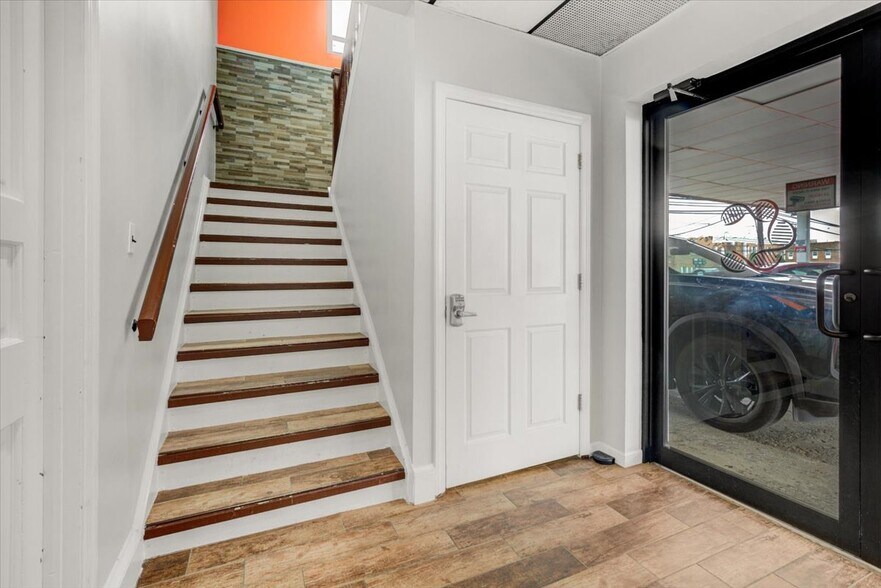 More Photos Of 992 Clifton Ave, Clifton Medical For Sale