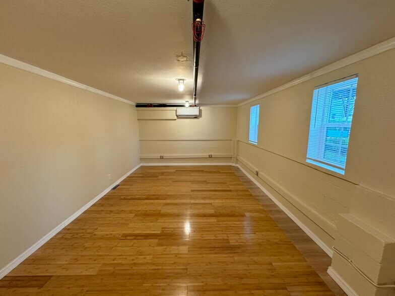 More Photos Of 1942 2nd Ave S, Saint Petersburg Warehouse For Lease