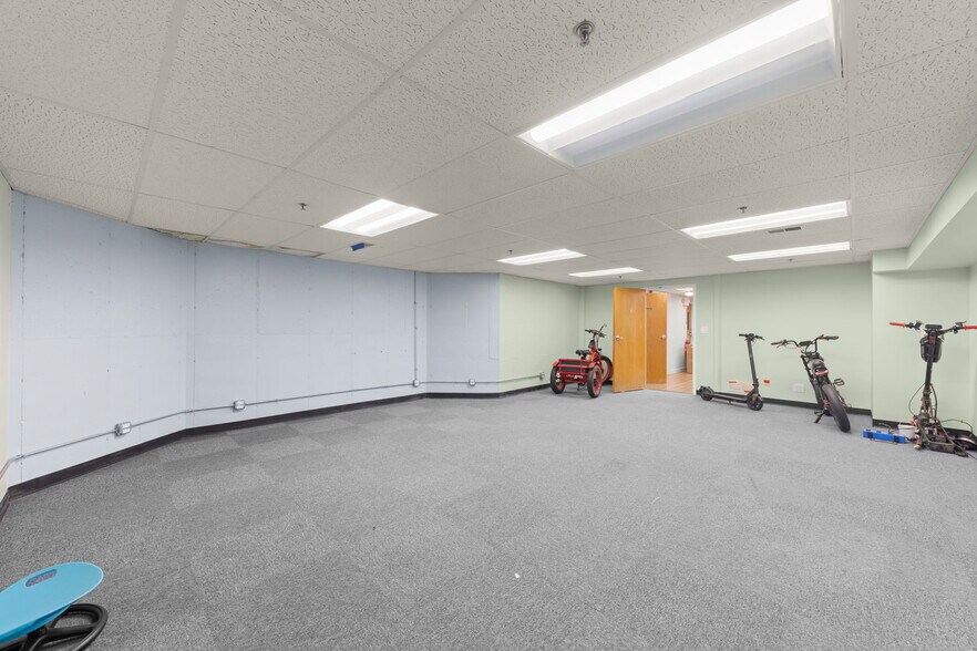 More Photos Of 1N131 County Farm Rd, Winfield Office Residential For Sale