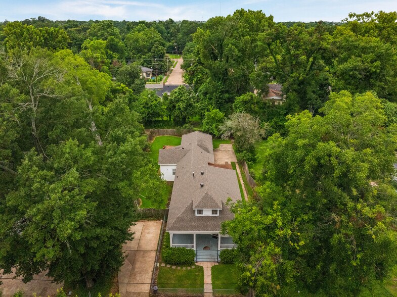 More Photos Of 1920 Monroe St, Alexandria Apartments For Sale