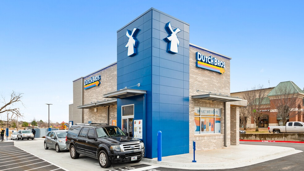 Primary Photo Of 305 S Elm St, Jenks Fast Food For Sale