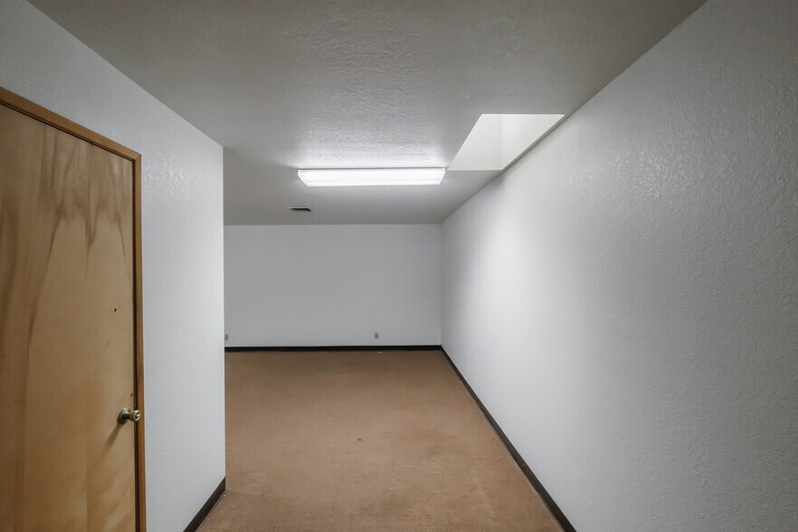 More Photos Of 1131 S Commercial Way SE, Albany Warehouse For Sale