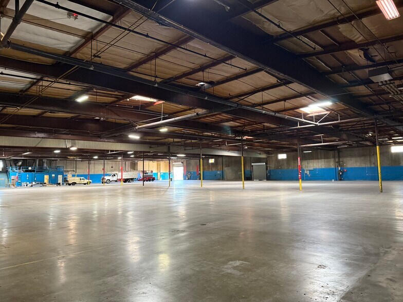 More Photos Of 4542 Dunham St, Commerce Warehouse For Lease