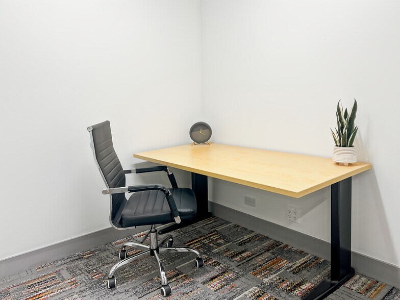 More Photos Of 222 S Prospect Ave, Park Ridge Coworking Space