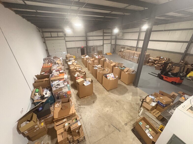 More Photos Of 37140-37190 Sugar Ridge Rd, North Ridgeville Light Manufacturing For Lease