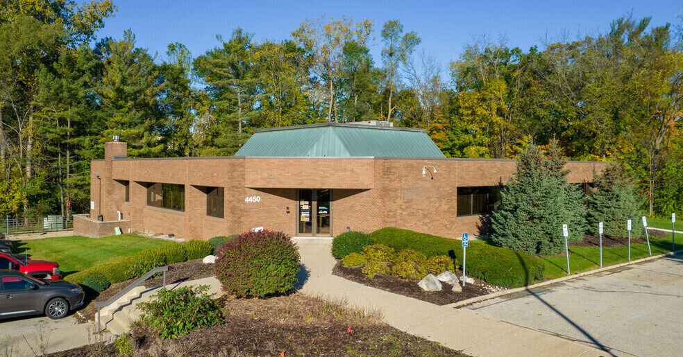 More Photos Of 4450 Cascade Rd SE, Grand Rapids Medical For Sale