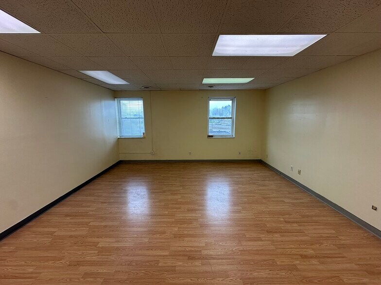 More Photos Of 3948 Monroeville Blvd, Monroeville Office For Lease