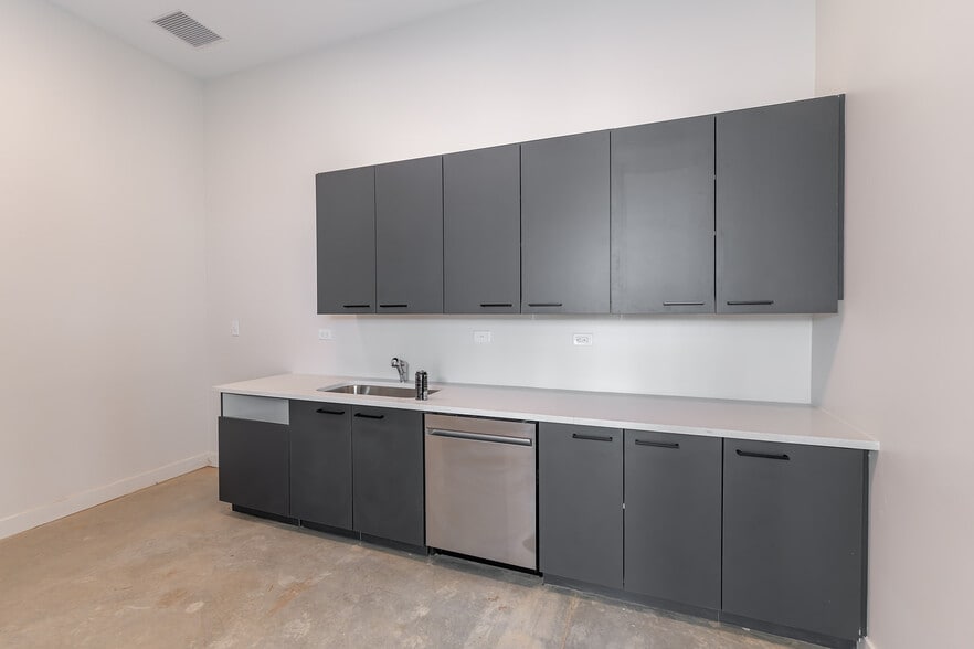 More Photos Of 300 S Hollywood St, Memphis Apartments For Sale